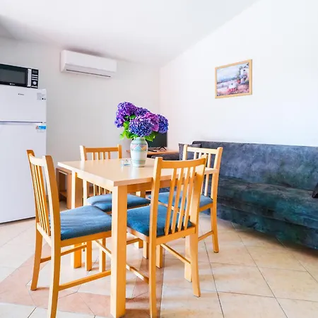 Croatia Apartman Vir